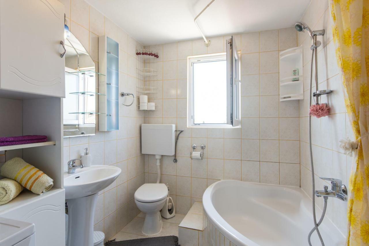 Apartmani Amans Pula Exterior photo
